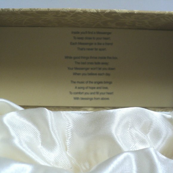 New Musical Angel Trio Crystal & Gold In Gift Box - Picture 4 of 4